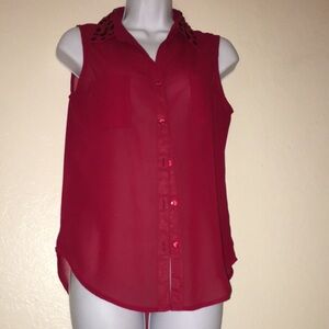 Red sleeveless sheer top double pocket